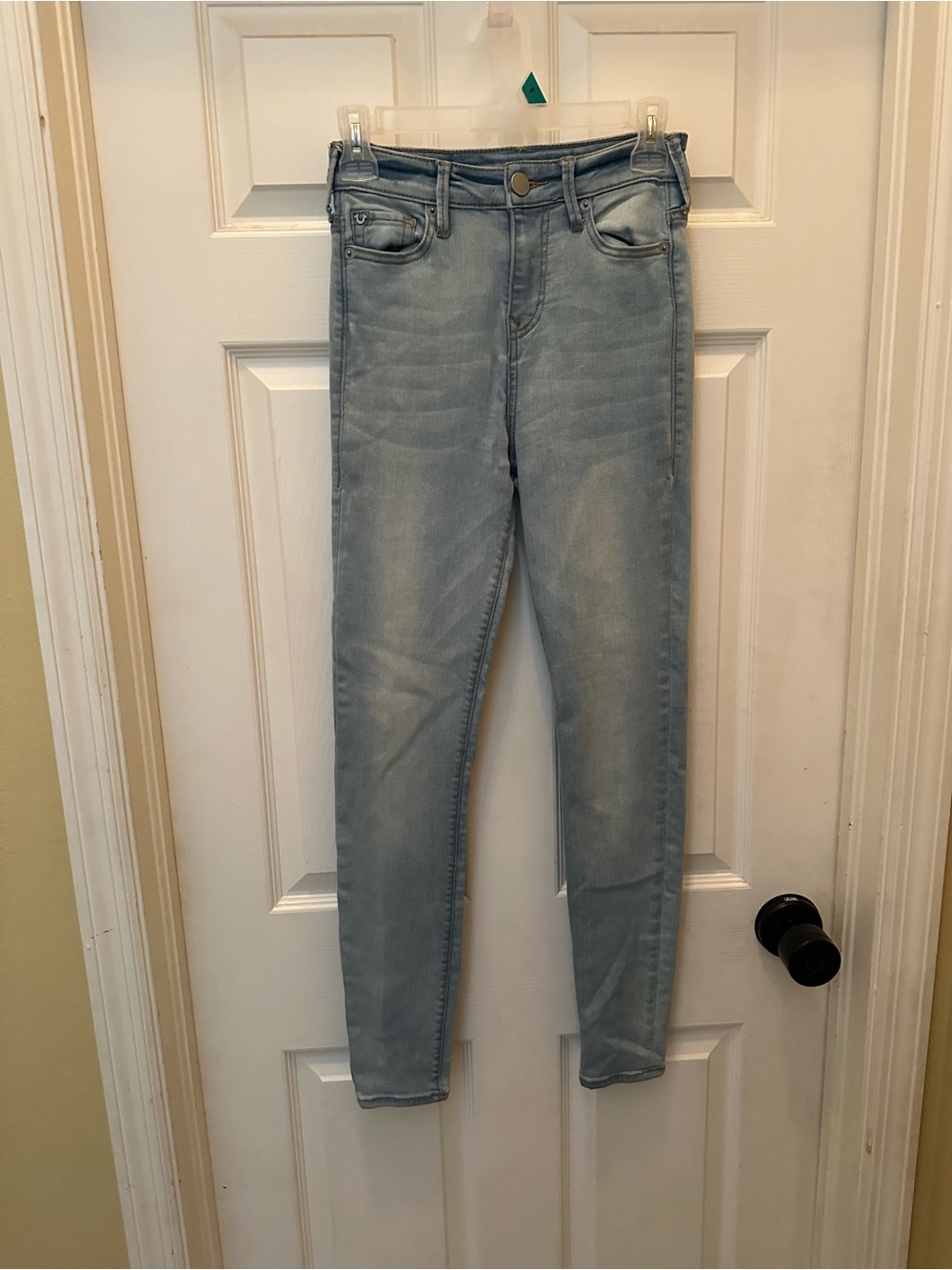 Light Wash Women’s Jeans - Classic Slim Fit